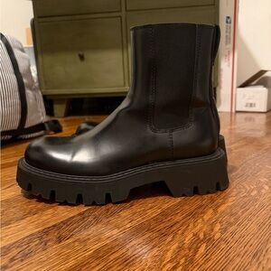 NWOB Men’s Zara Chelsea Boots SZ 43